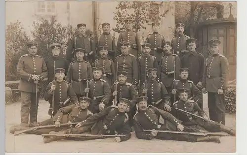 (81480) Foto AK 1.WK Soldaten, Gruppenfoto mit Gewehren, 1914-18
