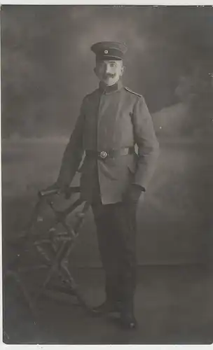 (80372) Foto AK 1. WK Soldat, Kabinettfoto im Miniatur-Atelier Hamburg 1916