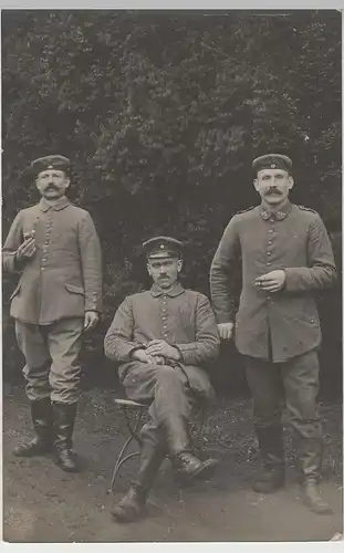 (80370) Foto AK 1.WK Soldaten, Porträt im Freien, 1914-18