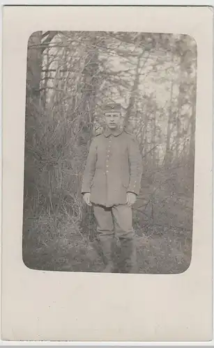 (77380) Foto AK 1. WK, Soldat, Porträt, Schlossgarten bei Marville 1916