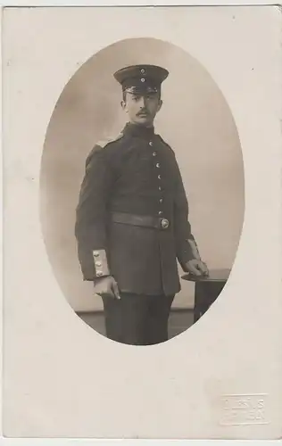 (75798) Foto AK Porträt 1.WK Soldat im Oval, Hameln 1914-18