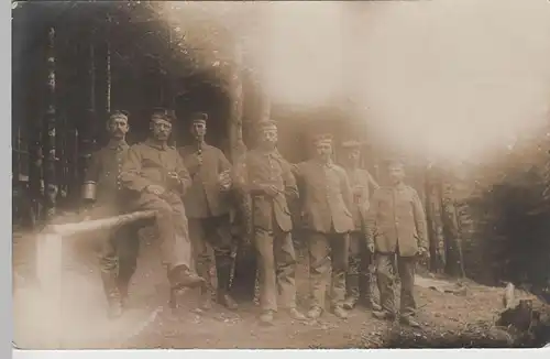 (66679) orig. Foto 1.WK Soldaten am Waldesrand, 1917