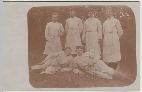 (57428) orig. Foto 1. WK, Gruppenbild, Soldaten im Krankenkittel, bis 1918