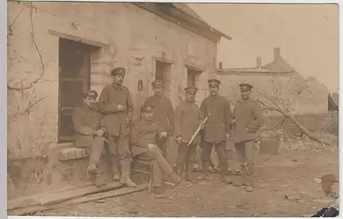 (46271) orig. Foto 1.WK Soldaten Gruppenfoto am Gebäude, 1914-18