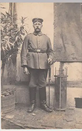 (46263) Foto AK 1.WK Soldat mit Säbel, Portrait, Feldpost 1916