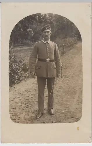 (44828) orig. Foto 1.WK Soldat mit Säbel, geschr. aus Berlin 1915