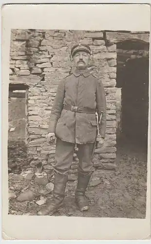 (36746) Foto AK 1.WK Soldat mit Dolch u. Zigarre, 1914-18