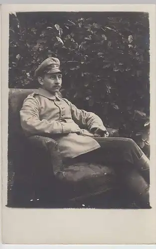 (36736) Foto AK 1.WK Soldat Flehinghaus im Sessel, 1914-18