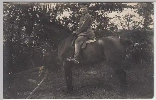 (36515) Foto AK 1.WK Soldat auf Pferd, 1914-18
