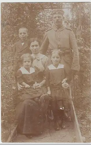 (34122) orig. Foto Soldat 1.WK mit Familie, 1914-18