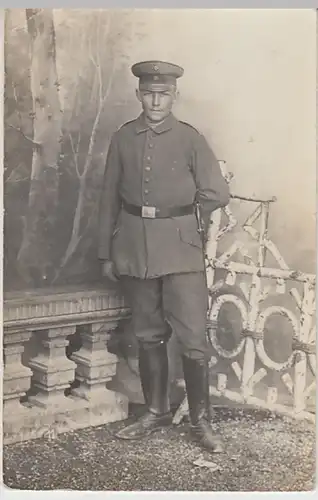 (29834) orig. Foto 1. WK, junger Soldat, Atelierfoto, bis 1918