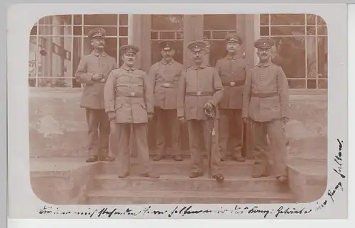 (111021) Foto AK Morawin, Soldaten 1.WK vor einem Gebäude, Stempel Doruchów 1915