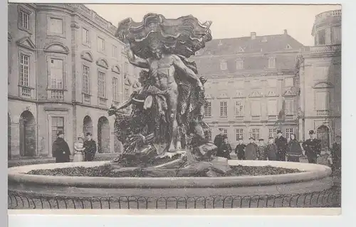 (97868) AK Skulptur o. Brunnen, Muschelträger, vor 1945