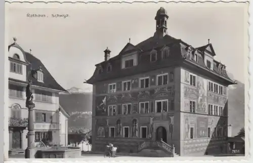 (14021) Foto AK Schwyz, Rathaus, nach 1945