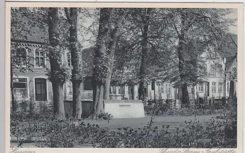 (90784) AK Husum, Theodor Storm's Grabstätte, vor 1945
