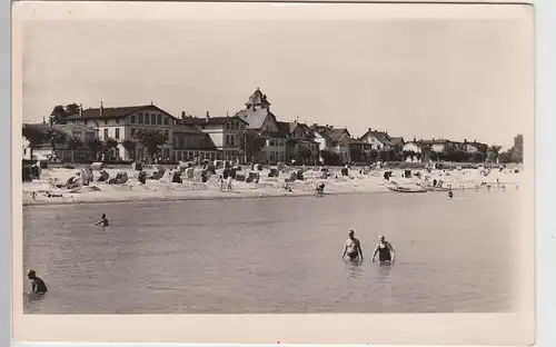 (87731) Foto AK Niendorf, Timmendorfer Strand, Blick zum Strand 1951