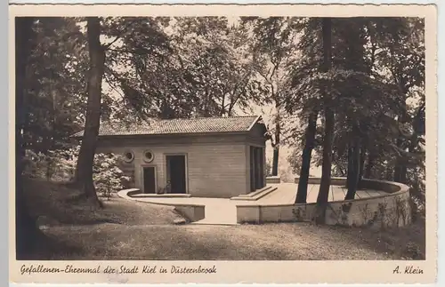 (57957) Foto AK Kiel, Düsternbrooker Gehölz, Gefallenen-Ehrenmal, v. 1945