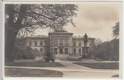 (3520) Foto AK Kiel, Schlossgarten mit Universität 1931