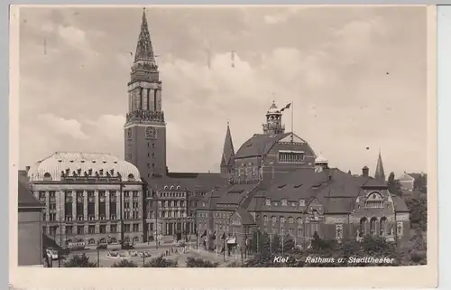 (109223) Foto AK Kiel, Rathaus, Stadttheater, Straßenbahn 1941