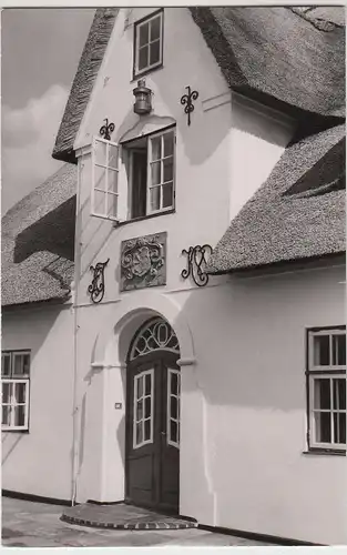 (103783) Foto AK Kampen, Sylt, Haus Kliffende, Eingangstür mit Wappen, nach 1945