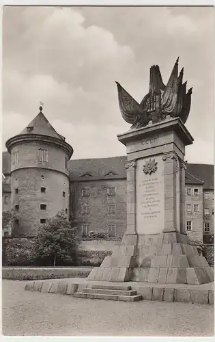 (86459) Foto AK Torgau, Sowjet. Denkmal, Schloss Hartenfels 1958