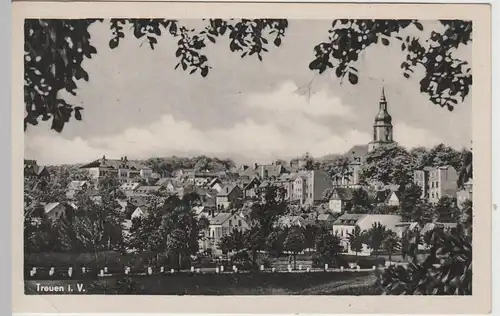 (73525) AK Treuen, Vogtl., Ortsansicht mit St. Bartholomäus, gelaufen 1962