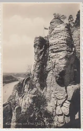 (59936) Foto AK Sächsische Schweiz, Basteifelsen m. Elbe 1927