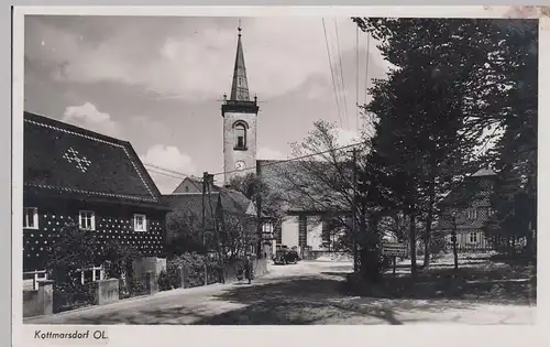 (112002) Foto AK Kottmar Kottmarsdorf, Blick zur Kirche 1940er