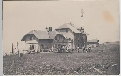 (106483) Foto AK Beierfeld, frisch gebautes Haus und Hotel, 1910er