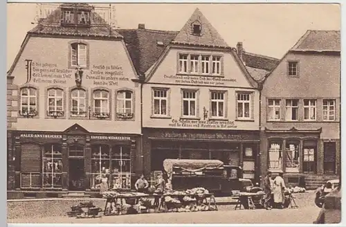(23200) AK St. Wendel, Domplatz, Häuser mit Bekenntnissprüchen, v. 1945
