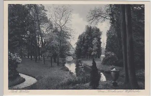 (88587) AK Park Wörlitz, Urne, Kirche u. Wolfsbrücke, vor 1945