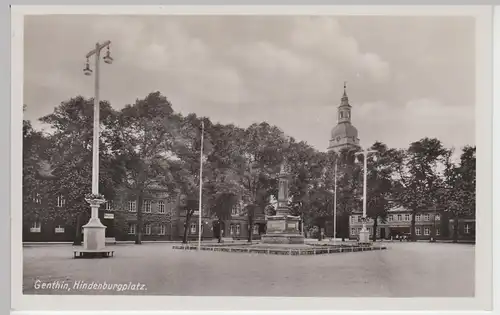 (85396) Foto AK Genthin, Hindenburgplatz, vor 1945
