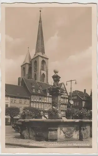 (75859) Foto AK Halberstadt, Marktbrunnen mit Martinikirche, 1940
