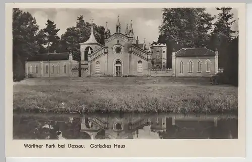 (73437) Foto AK Wörlitz, Wörlitzer Park, Gotisches Haus 1953