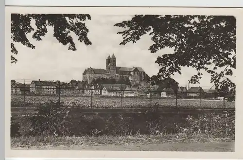 (67236) Foto AK Quedlinburg, Schloss und Stift von Süden 1954