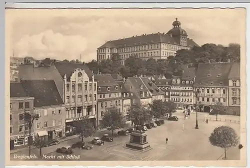 (23652) Foto AK Weißenfels, Markt mit Schloss 1942