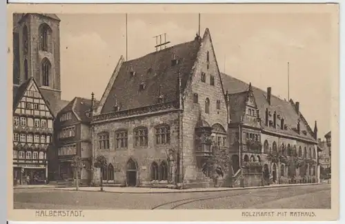 (15907) AK Halberstadt, Holzmarkt mit Rathaus 1931