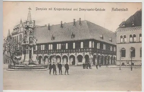 (113036) AK Halberstadt, Domplatz m. Kriegerdenkmal u. Domprobstei 1908
