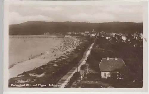 (79144) Foto AK Rügen, Ostseebad Binz, Panorama mit Strand, vor 1945