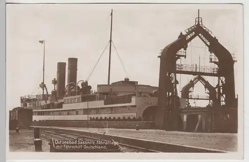 (77657) Foto AK Ostseebad Sassnitz, Fähranlage mit Fährschiff "Deutschland"