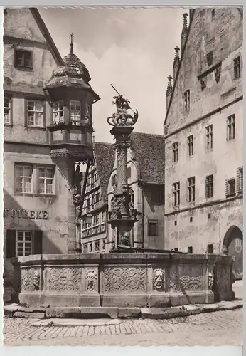 (110752) Foto AK Rothenburg o.T., St. Georgs-Brunnen, nach 1945