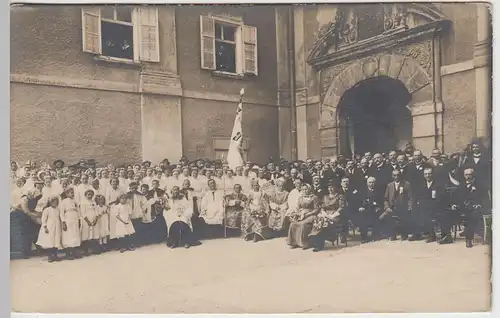 (43450) Foto AK geistliche Würdenträger beim Aufzug d. neuen gr. Glocke