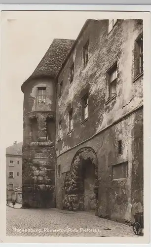 (55825) Foto AK Regensburg, Römertor, vor 1945