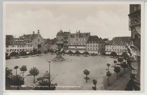 (74972) Foto AK Landau Pfalz, Max Josephs-Platz m. Prinzregentendenkmal, 1940