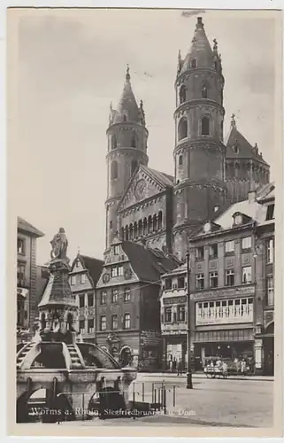 (22262) Foto AK Worms, Siegfriedbrunnen, Dom 1937