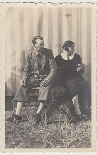 (21998) Foto AK Paar pausiert bei einem Harzer Grauhof, vor 1945