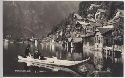(46473) Foto AK Hallstatt, Boot am Ufer, Bootshäuser, 1928