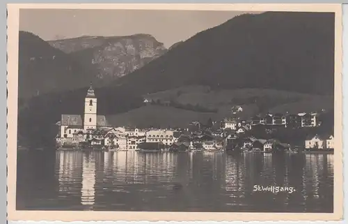 (109124) Foto AK St. Wolfgang im Salzkammergut, Ort mit Kirche, Weißes Rössl