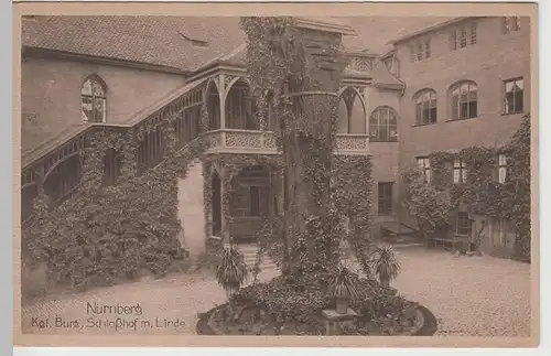 (71804) AK Nürnberg, Kgl. Burg, Schlosshof mit Linde, vor 1945