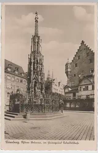 (65808) Foto AK Nürnberg, Schöner Brunnen mit Sebalduskirche, vor 1945